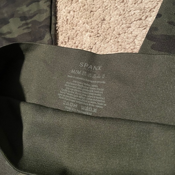 Look at Me Now Seamless Leggings Camo - Picture 5 of 6